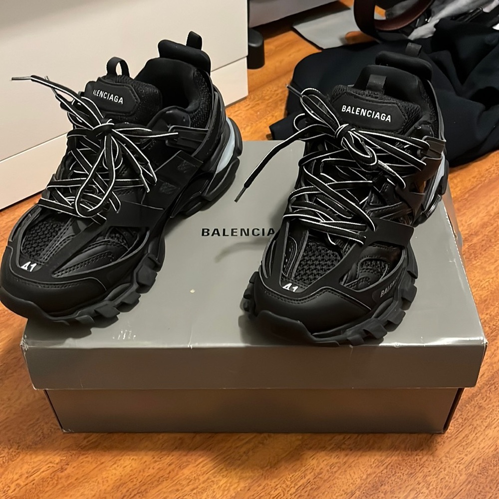 Balenciaga track